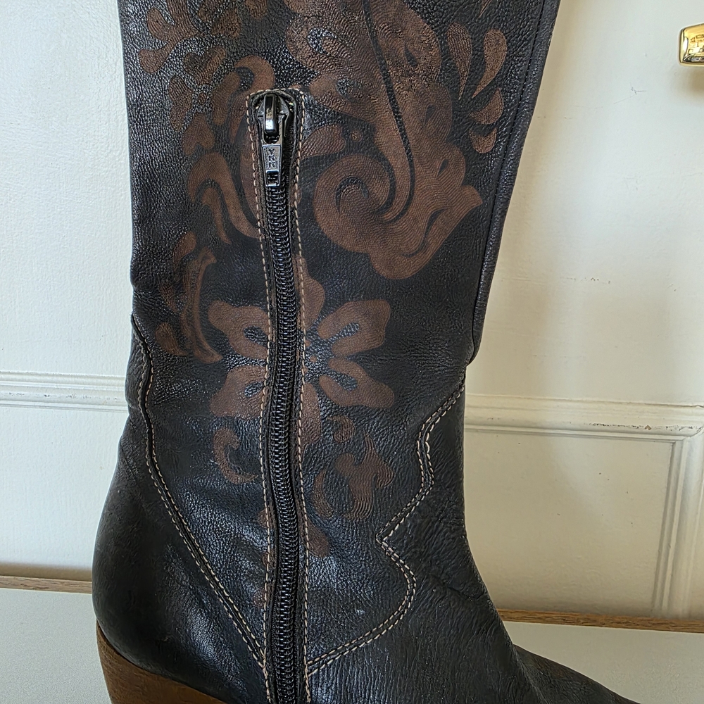Handcrafted Black and Brown Leather Cowgirl Boots - Size 37.5 - Italian, Floral - Picture 3 of 12